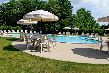 Yorkshire Woods Apartments - Cuyahoga Falls, OH