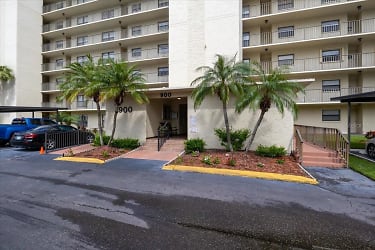 900 Cove Cay Dr unit 2D 1 - Clearwater, FL