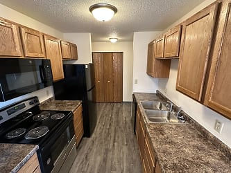 1951 28th Ave S unit 201 - Grand Forks, ND