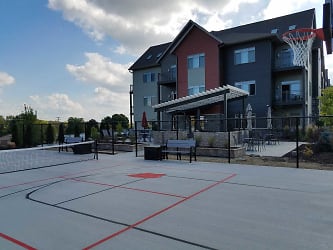 The Pointe Luxury Apartments - Fitchburg, WI