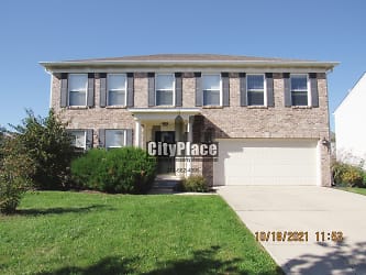 14136 Country Breeze Ln - Fishers, IN