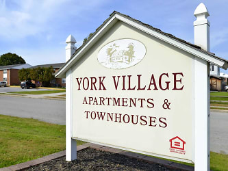 York Village Apartments - Hanover, PA