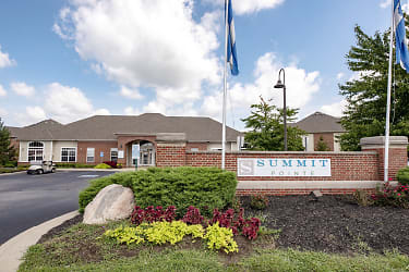 Summit Pointe Apartments - Greenwood, IN