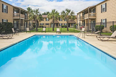 Baywood Apartment Homes - Gretna, LA