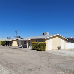 12754 Redwing Rd - Apple Valley, CA