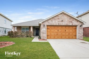 8429 Star Thistle Dr - Fort Worth, TX