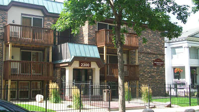 Uptown Plaza Apartments - Minneapolis, MN