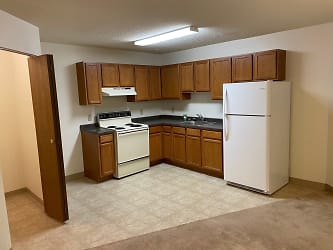 205 Central Ave unit 7 - Maddock, ND