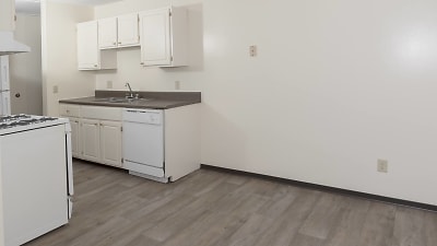 River Pointe Apartments - Fridley, MN