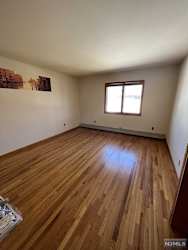 368 Abbott Ave #2 - Ridgefield, NJ