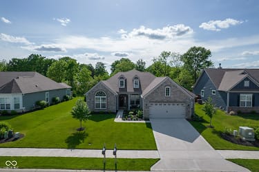 6642 Clearwood Dr - Brownsburg, IN