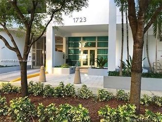 1723 SW 2nd Ave unit 503 - Miami, FL