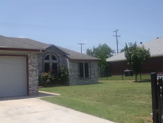 1100 Clairidge Ave - Killeen, TX