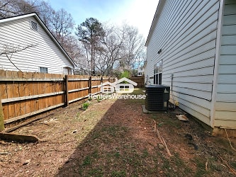 210 Enclave Ct, - Roswell, GA
