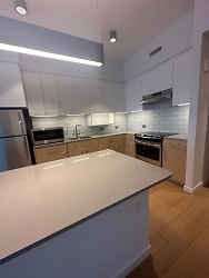 26-18 3rd St unit 501 - Queens, NY