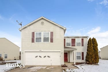 1348 Clove Ct - Greenfield, IN