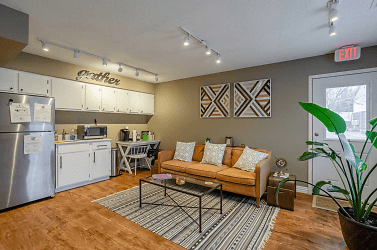 Crown Ridge Apartments - Fayetteville, AR