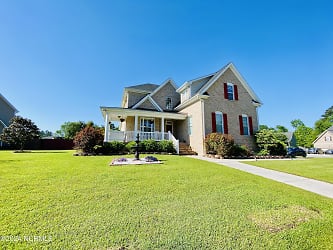 704 Stagecoach Dr - Jacksonville, NC