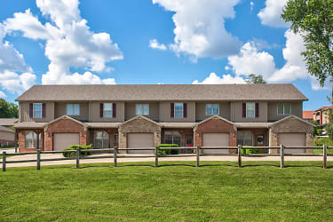 The Woods Townhomes - Springfield, MO