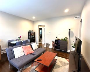 525 W Barry Ave unit 2N - Chicago, IL