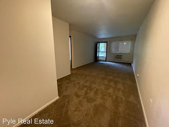 Spacious 1 Bedroom Apartments! - Toledo, OH