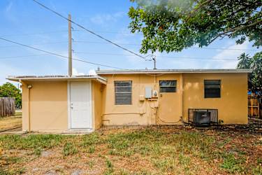 2797 NE 12th Avenue - Pompano Beach, FL