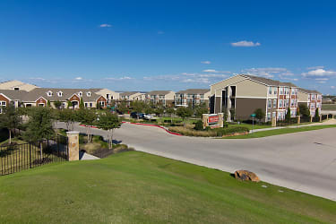 Westpoint At Scenic Vista Apartments - Fort Worth, TX