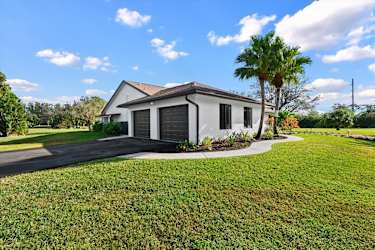 16748 Fox Trail Ln - Loxahatchee, FL