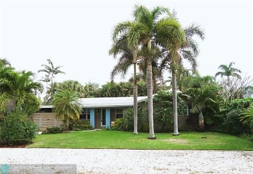 2940 NW 6th Terrace - Wilton Manors, FL