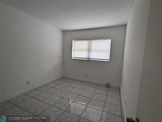5050 SW 40th Ave #1 - Fort Lauderdale, FL