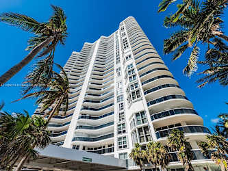 16711 Collins Ave #2304 - North Miami Beach, FL