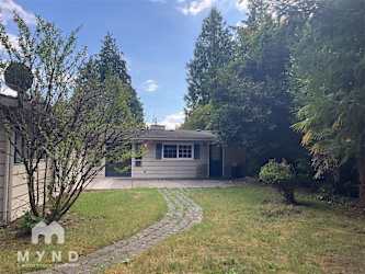 5808 Ne 190Th St - Kenmore, WA