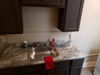 15000 Euclid Ave unit 9 - East Cleveland, OH