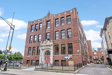 The Schoolhouse At 4641 N Ashland Apartments - Chicago, IL