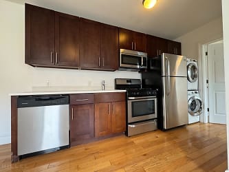 21-80 38th St unit C3 - Queens, NY