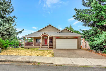 1300 29th Ct NW - Salem, OR