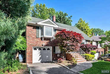 528 Winterburn Grove - Cliffside Park, NJ