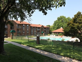 Bradford Park Apartments - Springfield, MO