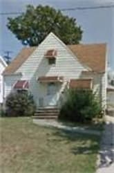 4707 E 88th St - Garfield Heights, OH