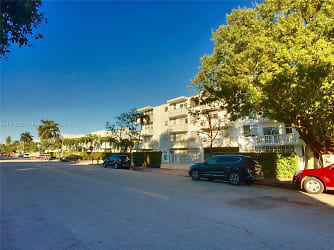 949 Pennsylvania Ave #404 - Miami Beach, FL