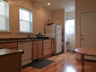 20 Radcliffe Rd unit 1 - Somerville, MA