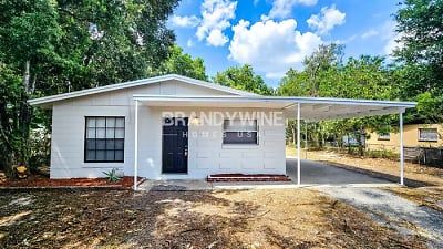 4220 E Henry Ave - Tampa, FL