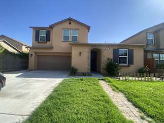 673 Portola St - Lemoore, CA