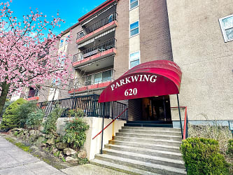 620 5th Ave W unit Parkwing@northwestapartments.com - Seattle, WA