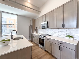 5600 N Sheridan D2 - Chicago, IL