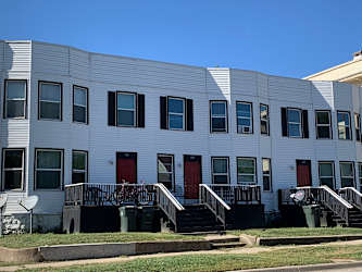 628 W 3rd St - Waterloo, IA