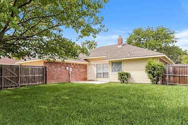 616 Cresent Dr - Desoto, TX