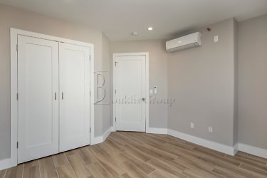 37-14 31st Ave unit 5r - Queens, NY
