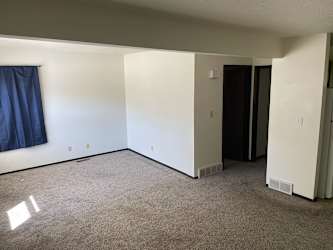 512 Breezy Point Dr unit 14 - Clinton, IA