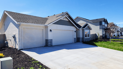 18137 N Evening Rose Ave - Nampa, ID